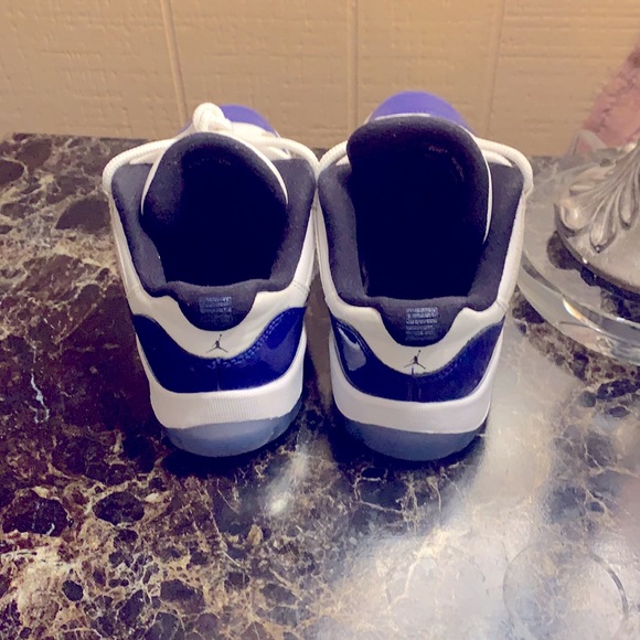 💙🤍 Jordan XI 🤍💙 - Picture 2 of 6